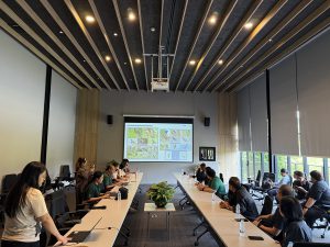 news_meeting_01_120569_003