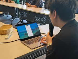 news_meeting_01_120569_004