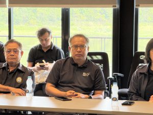 news_meeting_01_120569_005